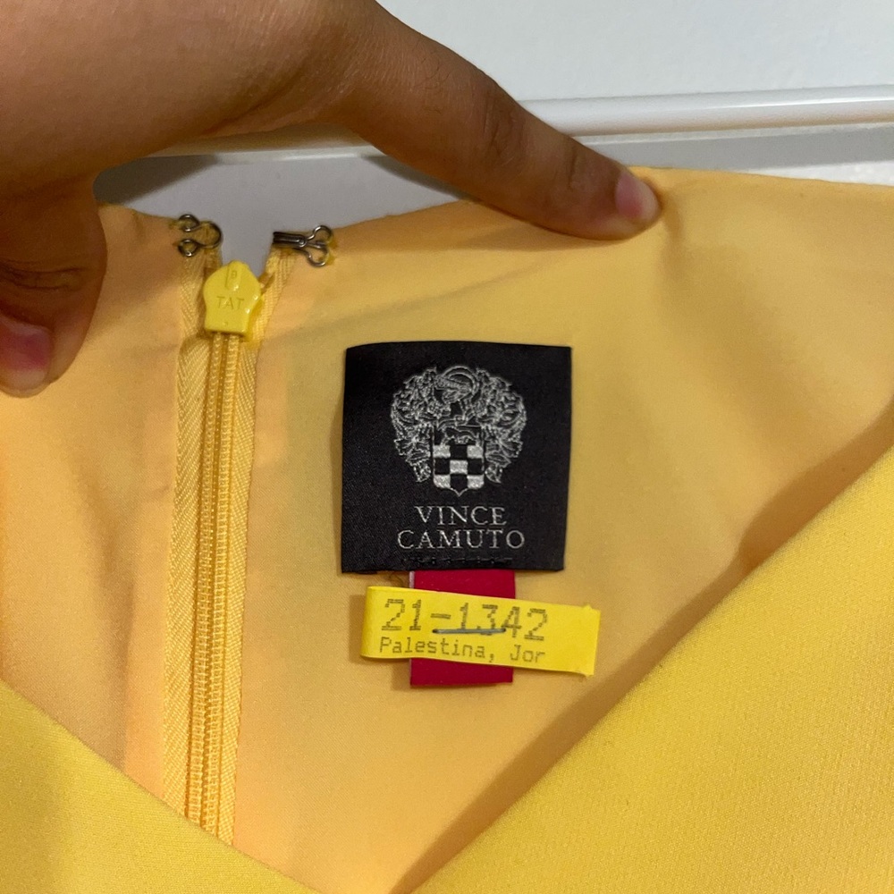 VINCE CAMUTO yellow off the shoulder dress
